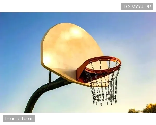 理解篮球三秒违例的关键判定标准和适用场景 理解篮球三秒违例的关键判定标准和适用场景